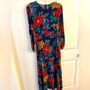 Beautiful Navy Floral Dress. Large